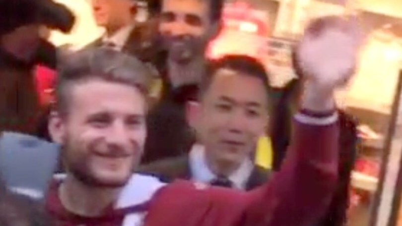 Immobile, che festa con i tifosi del Torino allo store