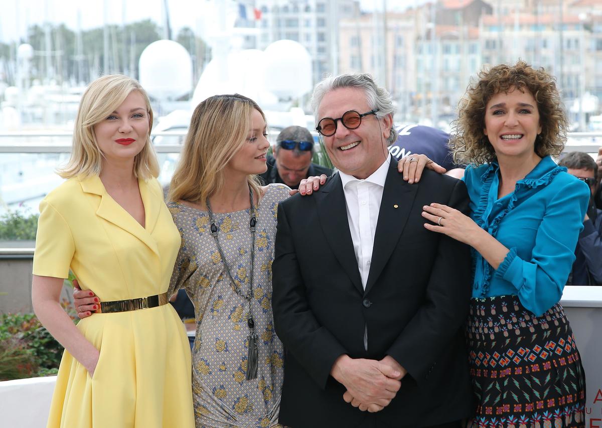 Golino, Dunst e Paradis: è subito bellezza a Cannes