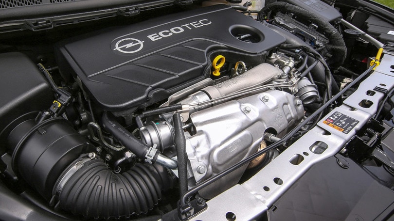 Opel Astra, arriva il 1.6 BiTurbo da 160 CV
