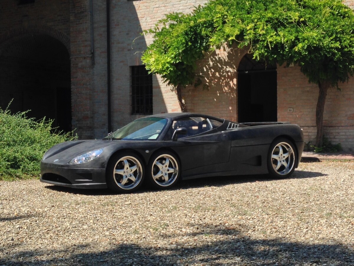 Covini C6W, la supercar italiana a 6 ruote