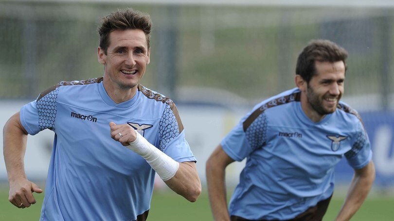 La Lazio si prepara al "Klose day" contro la Fiorentina