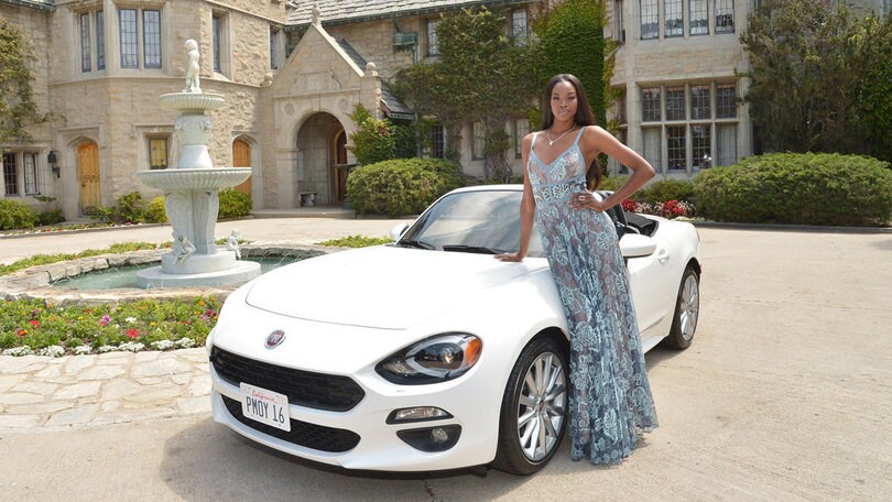 La Coniglietta dell'anno sceglie Fiat 124 Spider