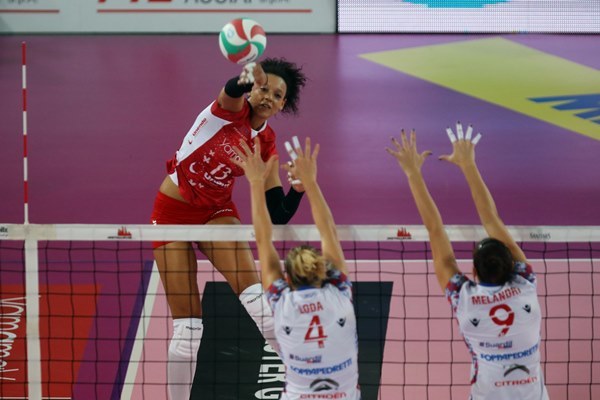 Volley: A1 Femminile,  a volte ritornano: Diouf alla UYBA