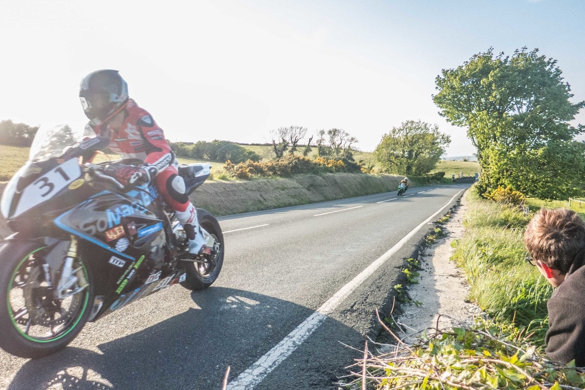 Tourist Trophy, i consigli sulla gara motociclistica più folle del mondo
