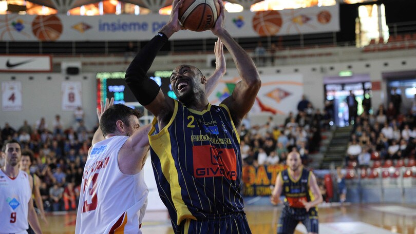 Basket A2, Scafati e Brescia in vantaggio