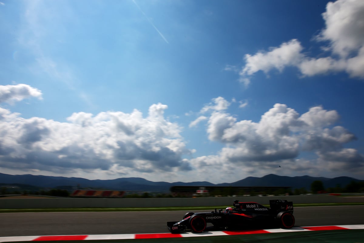 F1, test Barcellona: Button il più veloce in mattinata