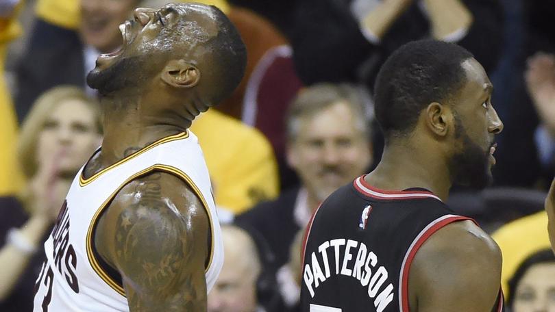 LeBron asfalta i Raptors, Cleveland non perde più
