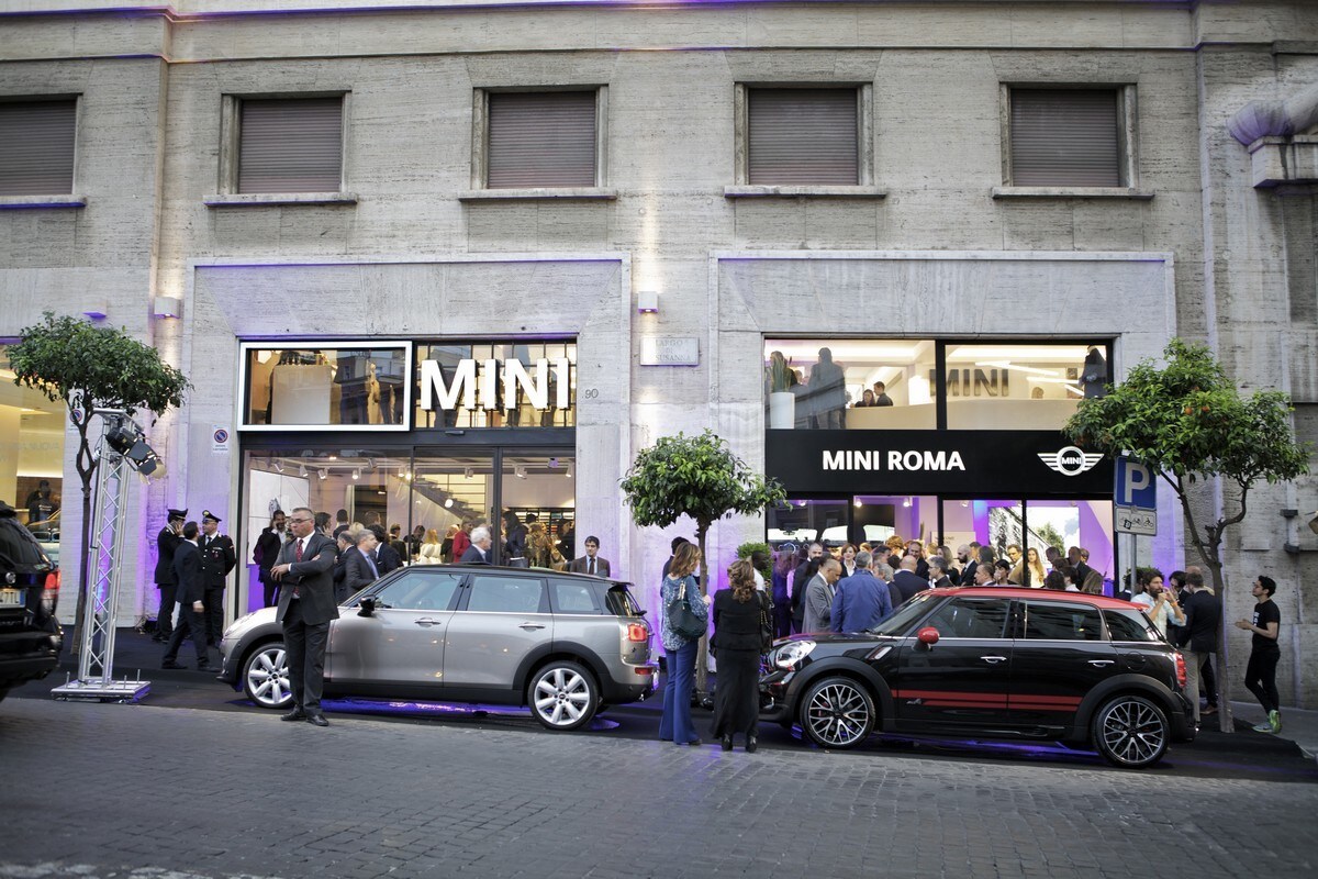 Mini inaugura nuovo showroom a Roma in via Barberini