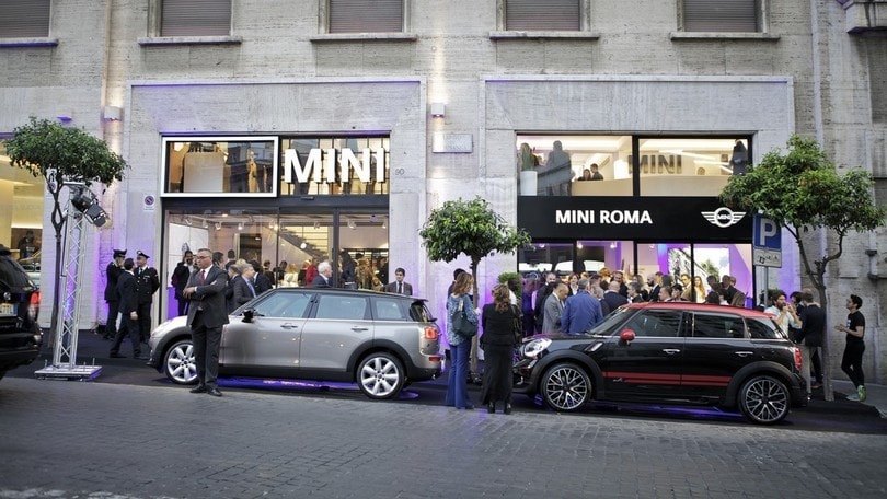Mini inaugura nuovo showroom a Roma in via Barberini