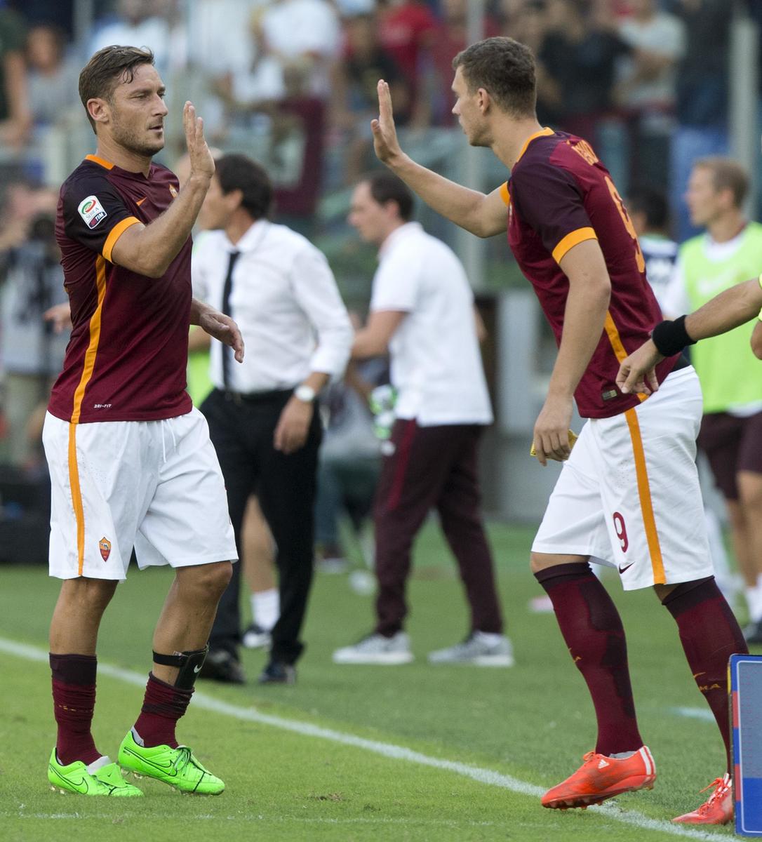 Roma, i convocati per l'amichevole con l'Al-Ahly: Totti e Dzeko ci sono