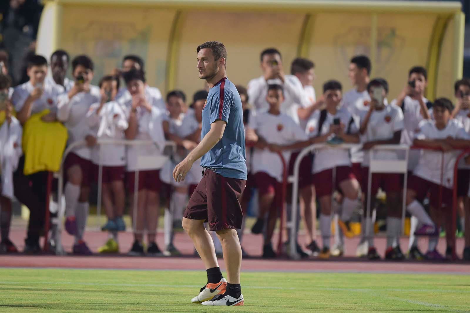 Roma, Totti e Salah come divi: la rifinitura della squadra a Dubai