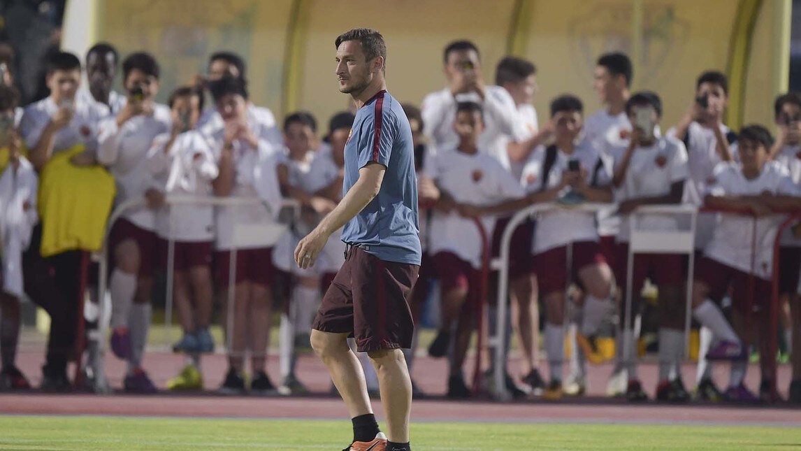 Roma, Totti e Salah come divi: la rifinitura della squadra a Dubai