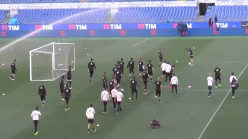 Il Milan si allena: la finale di Coppa è vicina