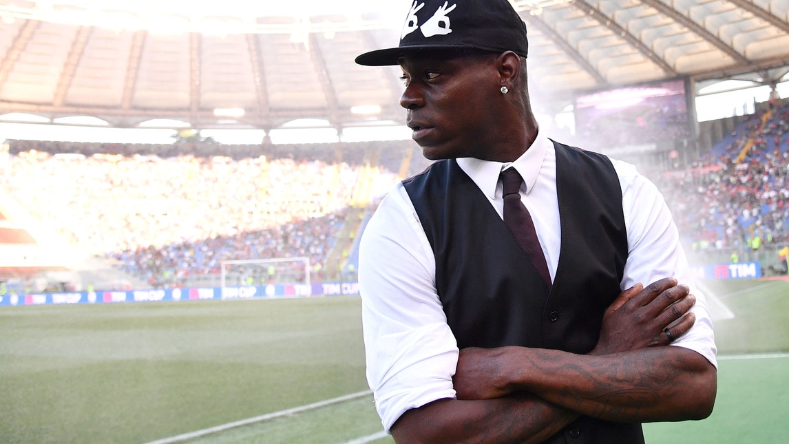 Coppa Italia Milan, Balotelli sul prato dell'Olimpico prima della finale
