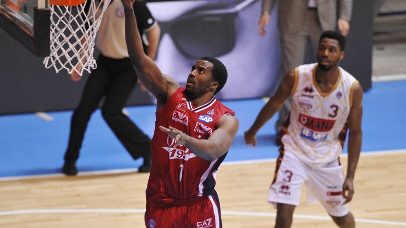Basket Serie A, Milano reagisce: è 1-1