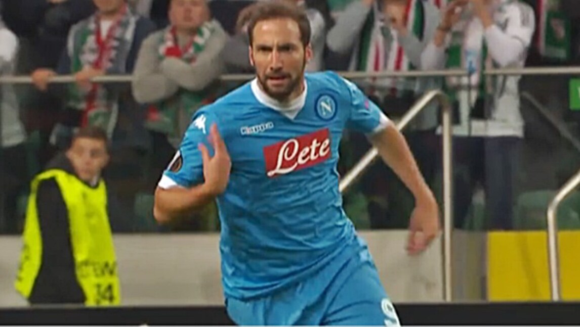 Napoli, la Uefa incorona Higuain: suo il gol più bello dell'Europa League