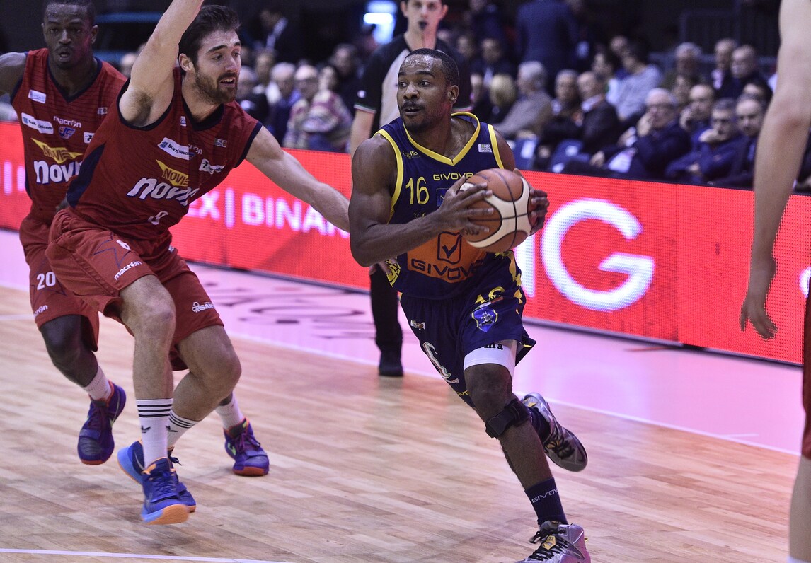 Basket A2, Scafati avanti, Tortona a gara5