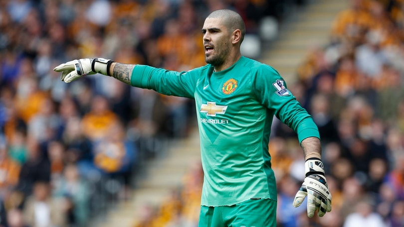 Calciomercato Manchester United: «Mourinho mette alla porta Valdes»