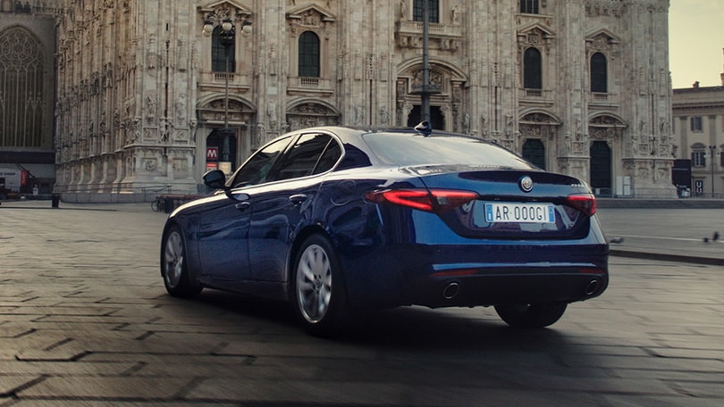 Alfa Giulia, la milanese "provoca" le concorrenti tedesche