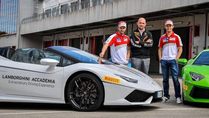 Dovizioso e Stoner in pista con le Huracan da 600 cv