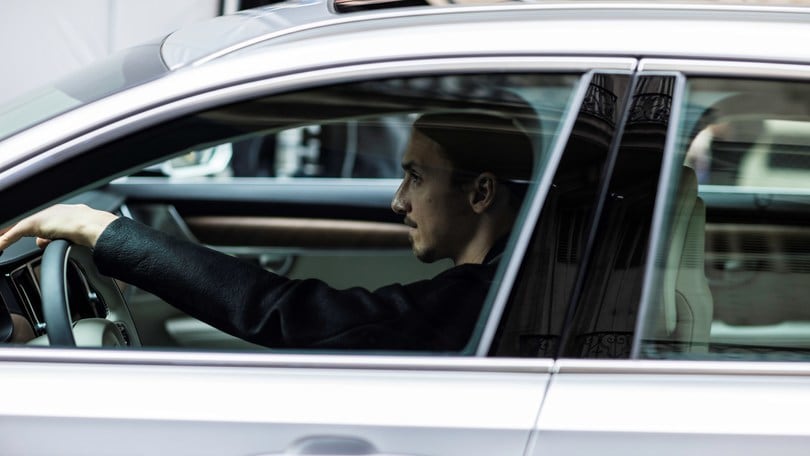 Volvo lancia la V90 con Ibrahimovic