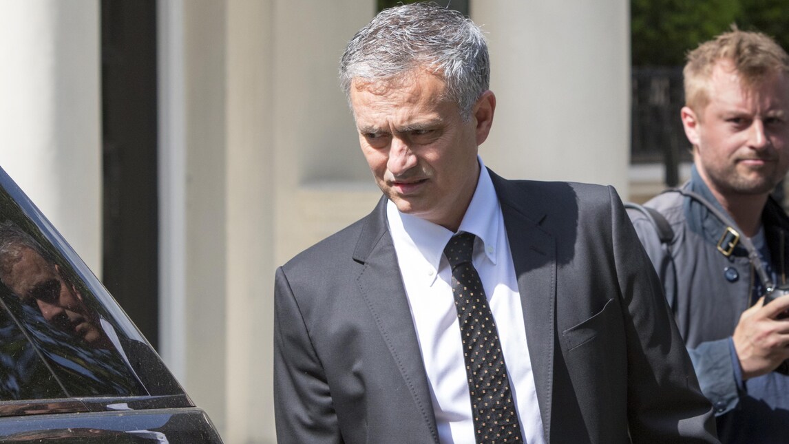 Mourinho a Londra: che eleganza per aspettare lo United!