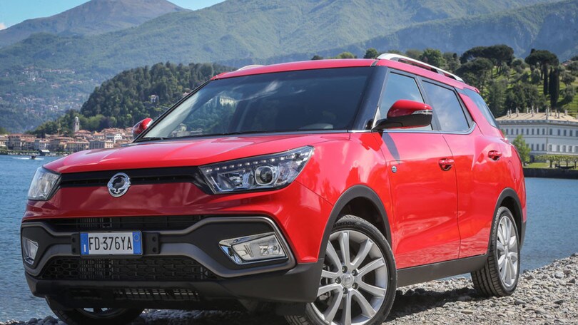 SsangYong XLV, il crossover per famiglie: foto e prezzi