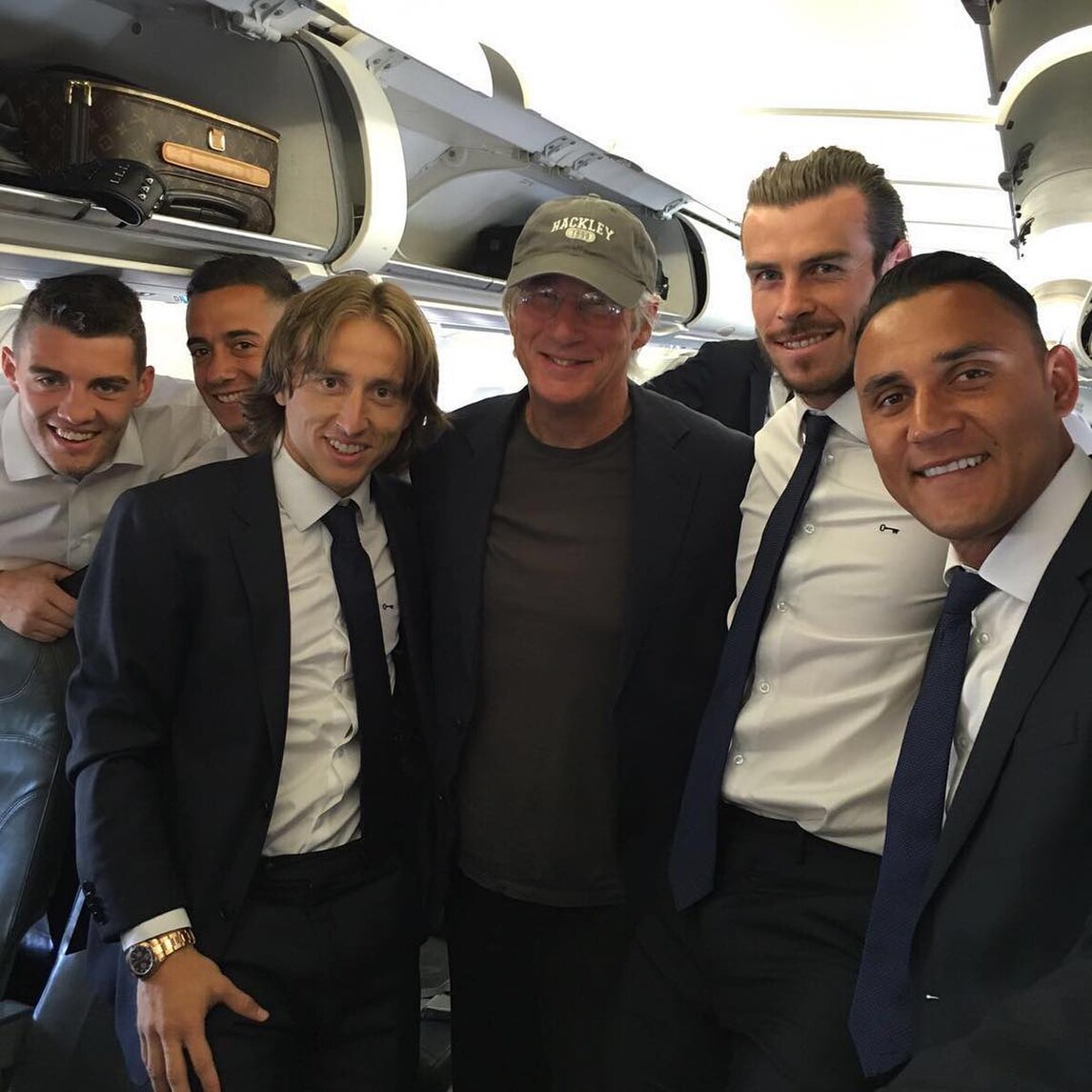 Champions, Real Madrid verso Milano: sul volo c'è anche Richard Gere
