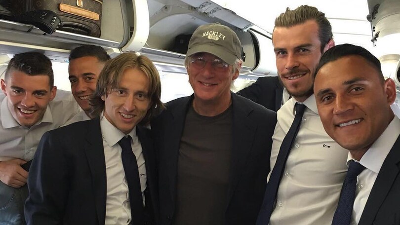 Champions, Real Madrid verso Milano: sul volo c'è anche Richard Gere