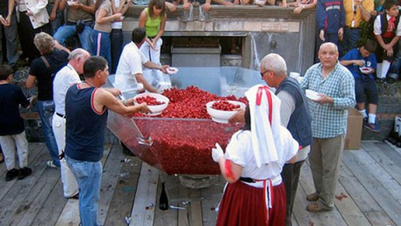 Torna a Nemi la sagra delle Fragole