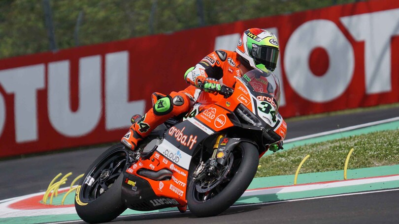 Superbike Donington, Giugliano: «Gara stupenda, ma che fatica»
