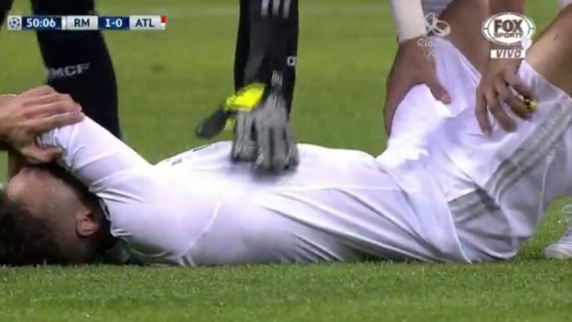 Real Madrid, Carvajal si fa male e deve uscire: scoppia a piangere in campo