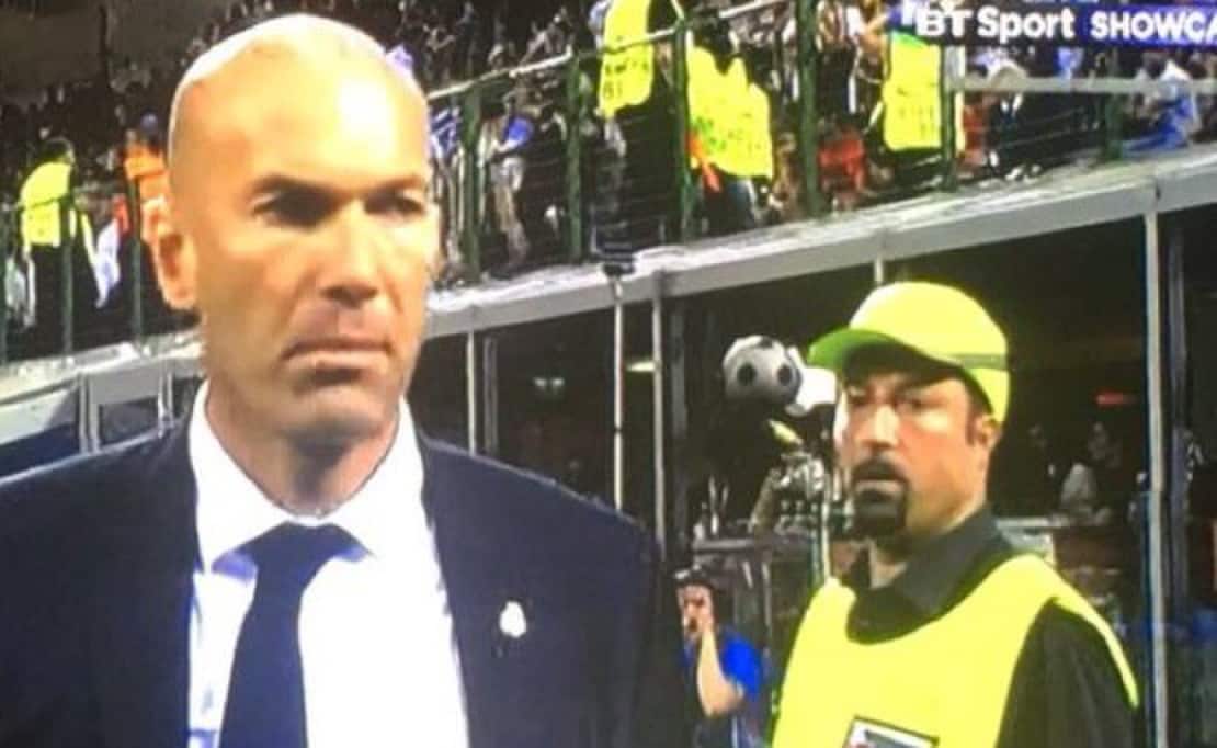 Champions League, dietro Zidane spunta Benitez travestito da steward!