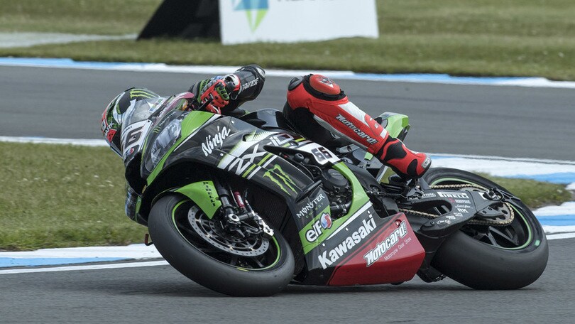 SBK Donington, gara2: Sykes fa doppietta, Savadori sfiora il podio