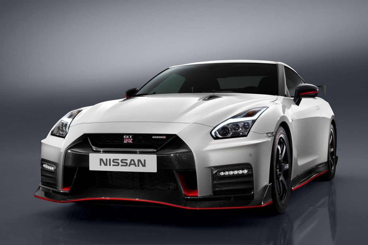 Nissan GT-R Nismo, "Godzilla" affila gli artigli