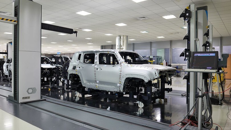 Mercato auto, a maggio si vola +27%: calano gpl e metano, boom ibride
