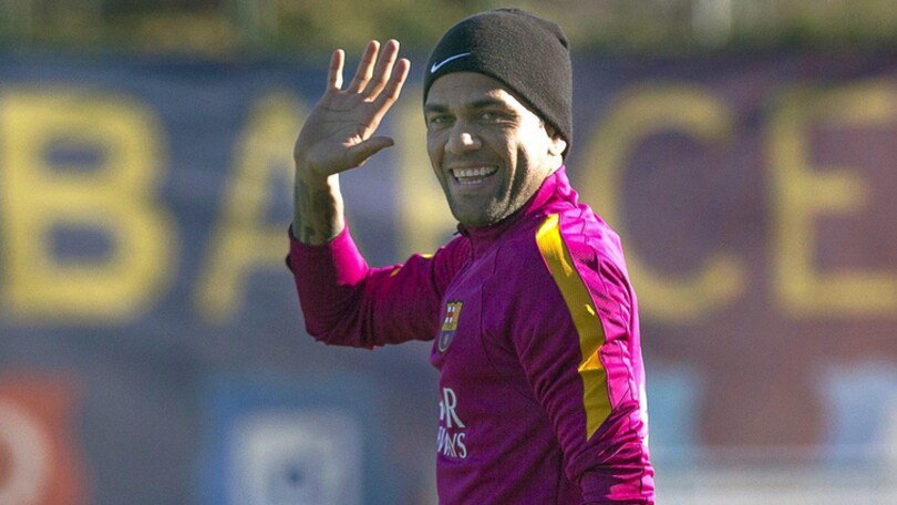 Calciomercato Juventus, il Barcellona annuncia: «Dani Alves lascia, Mascherano no»