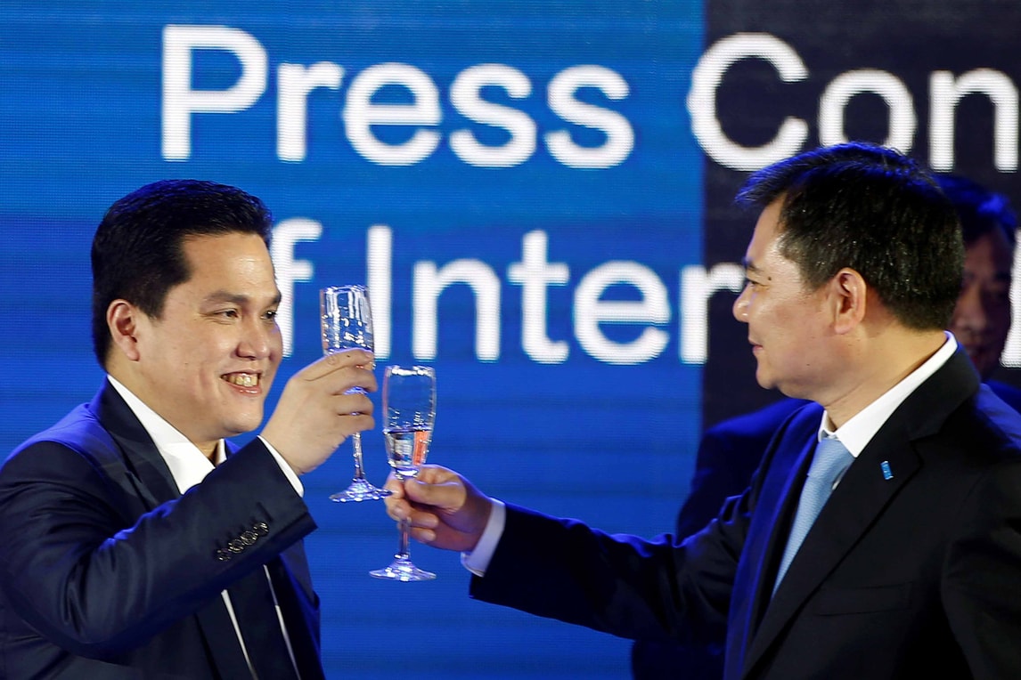 Inter-Suning, affare fatto! Ai cinesi il 68% dei nerazzurri: le foto dell'accordo