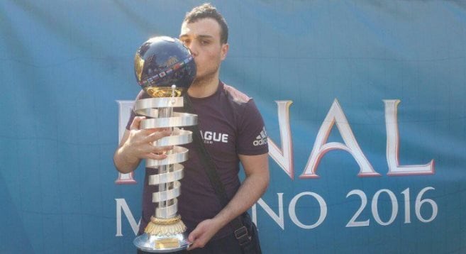 Ecco il mago di Pes 2016: «Vinco e do i soldi a mamma»