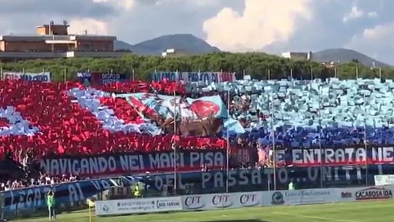 Lega Pro, stupenda coreografia della tifoseria del Pisa