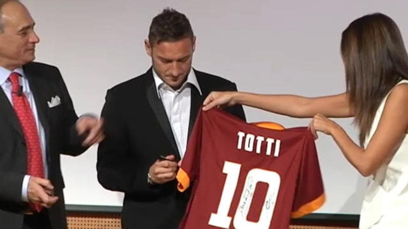 Totti, ufficiale il rinnovo con la Roma