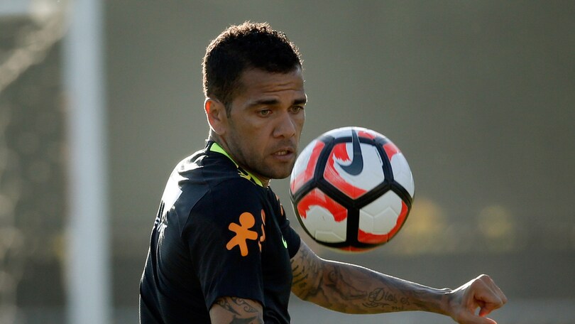 Calciomercato, dalla Spagna: «Il Psg non si arrende per Dani Alves»