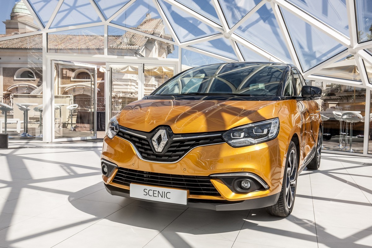 Nuova Renault Scenic: foto