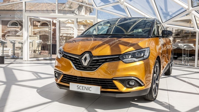 Nuova Renault Scenic: foto