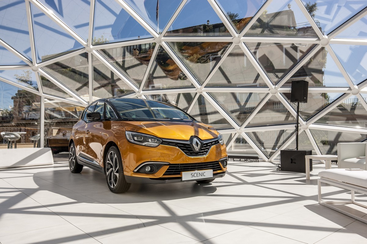 Nuova Renault Scenic, muscoli e luminosità per famiglie