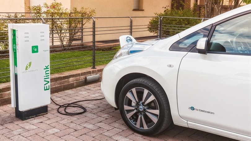 Norvegia: dal 2025 solo auto elettriche