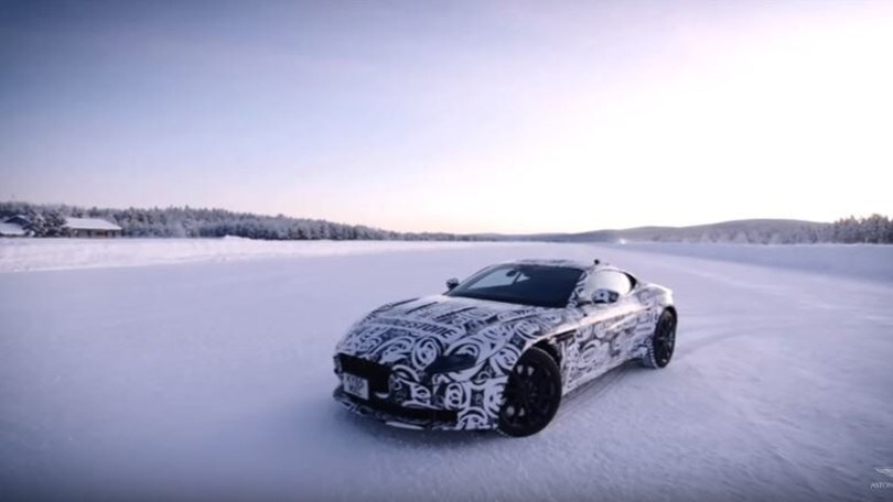 Aston Martin DB11, la supercar sfida il ghiaccio