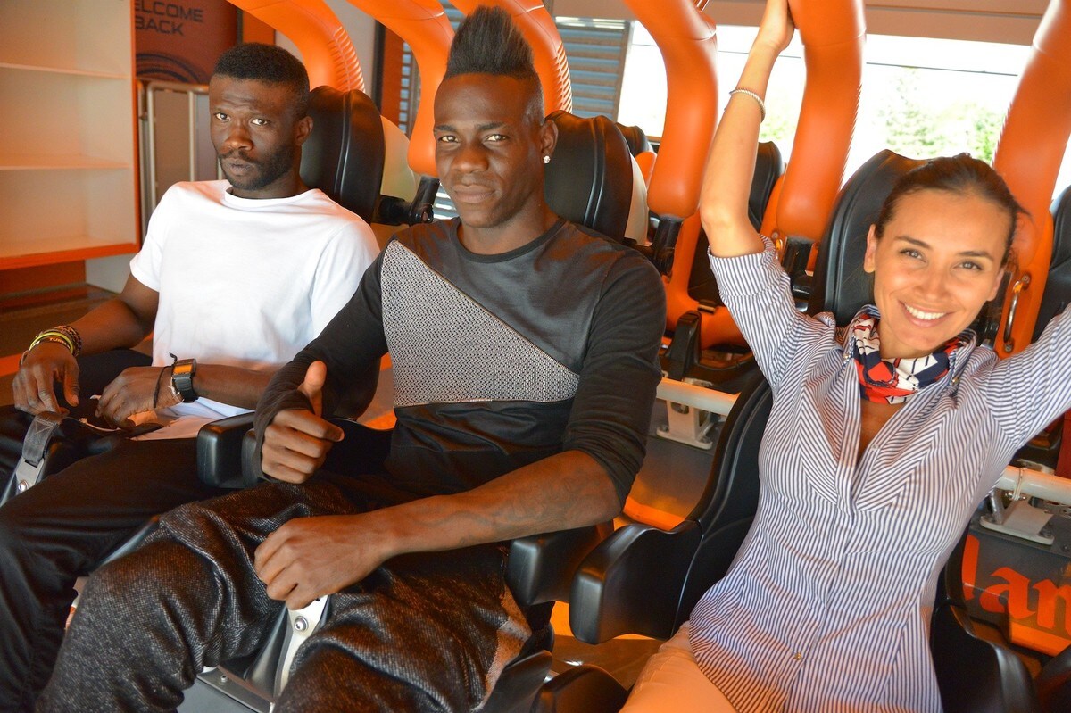 Balotelli si diverte a Gardaland