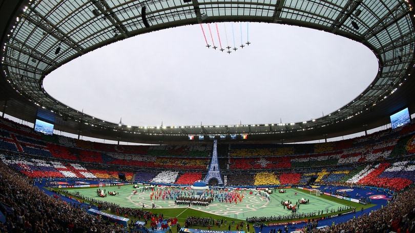 Euro 2016, che show a Parigi per la cerimonia d'inaugurazione