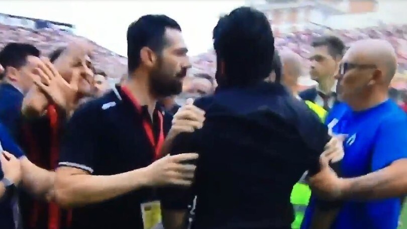 Lega Pro, Gattuso furioso: lo trattengono in tre